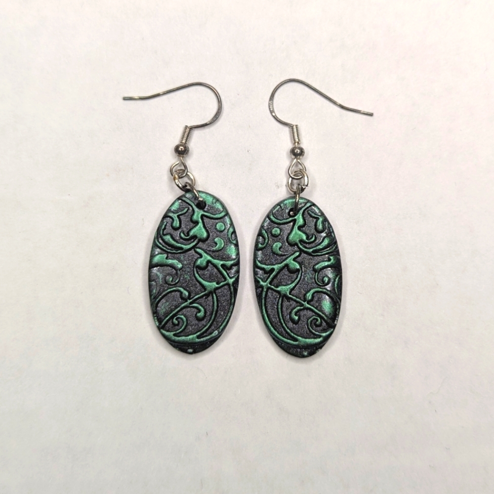 Gothic Green Oval Earrings - Picture 7 of 9